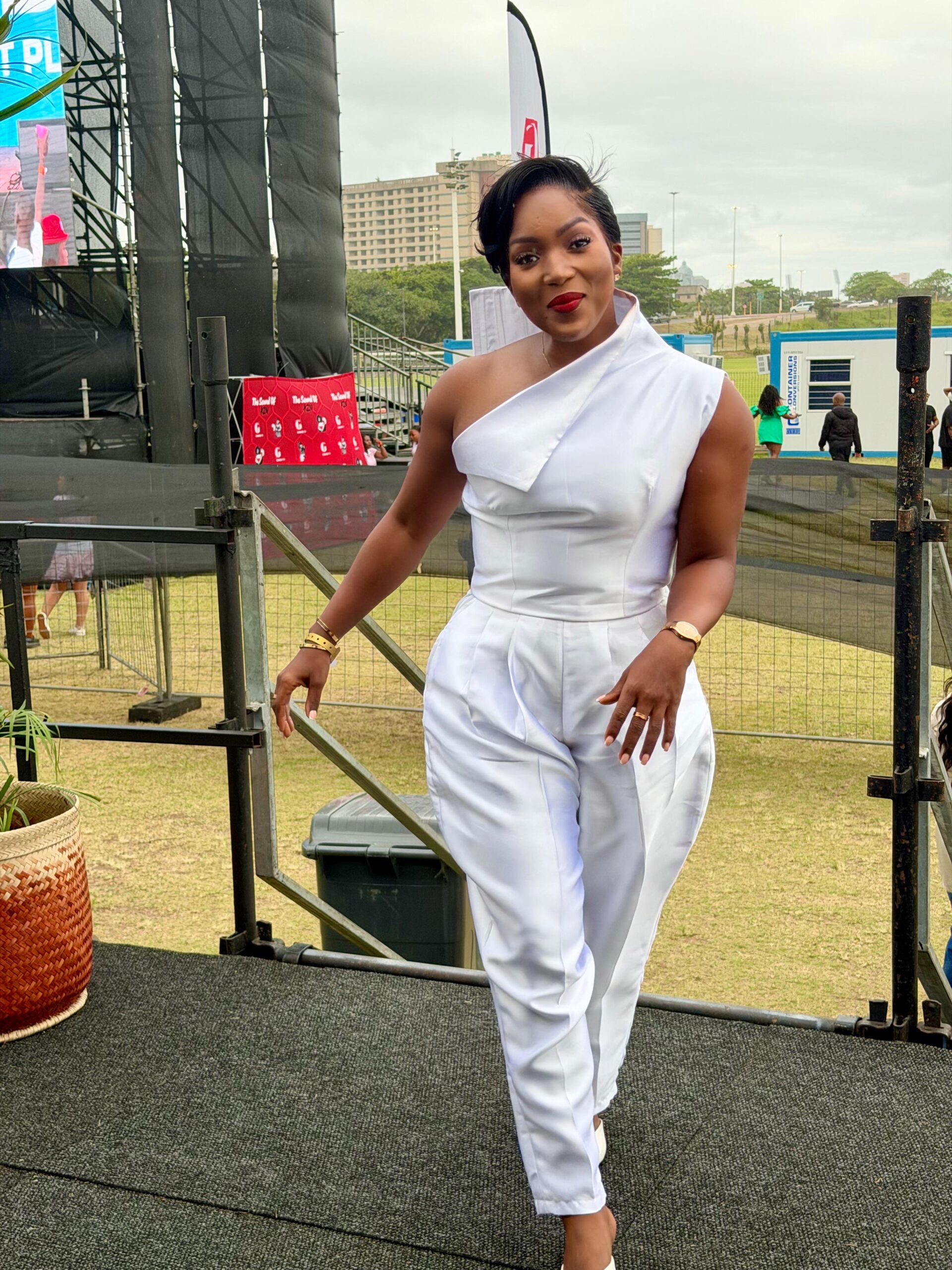 The One-Shoulder Elegance